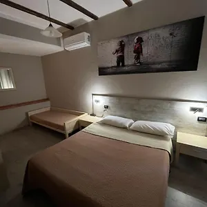 Pino 2*, Lerici Italië